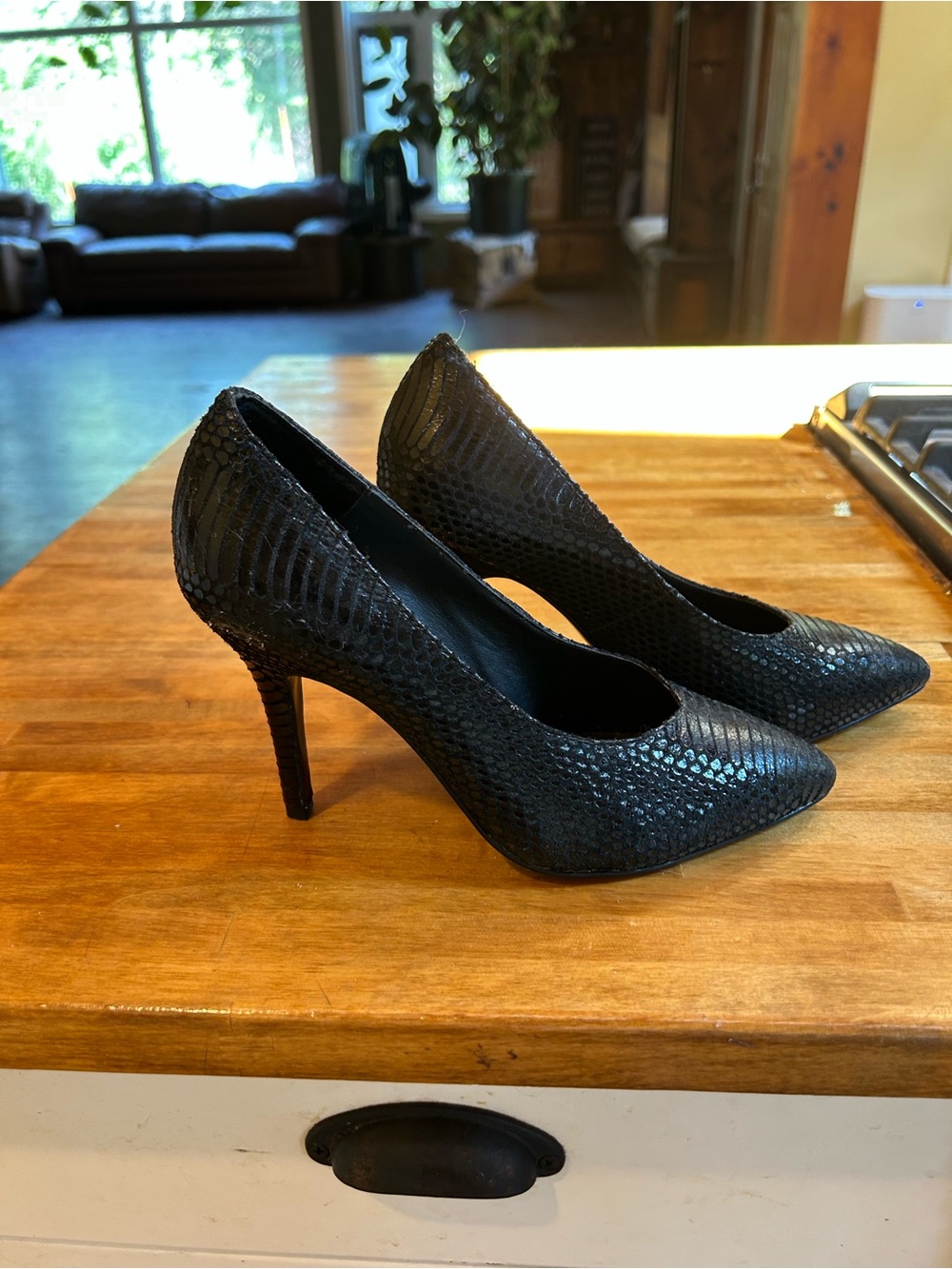 Steve Madden Black Textured Pointed-Toe Faux Snake Skin Stiletto Pumps - NWOT